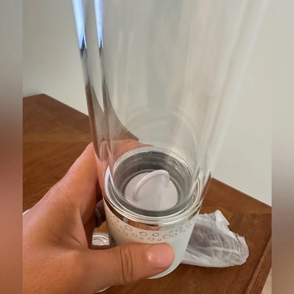Lumiere Hydrogen Infusing Water Bottle - Has many health benefits! - Picture 3 of 14